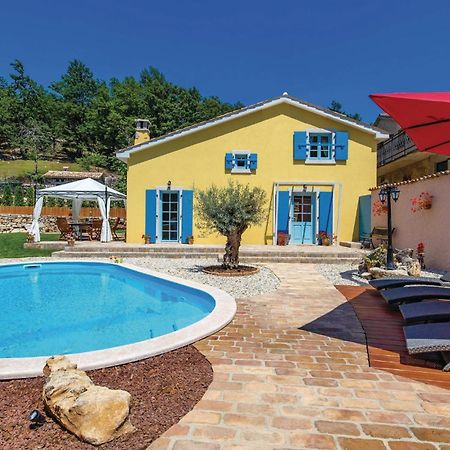 Stunning Home In Jurdani With Wifi Mucici Exterior photo