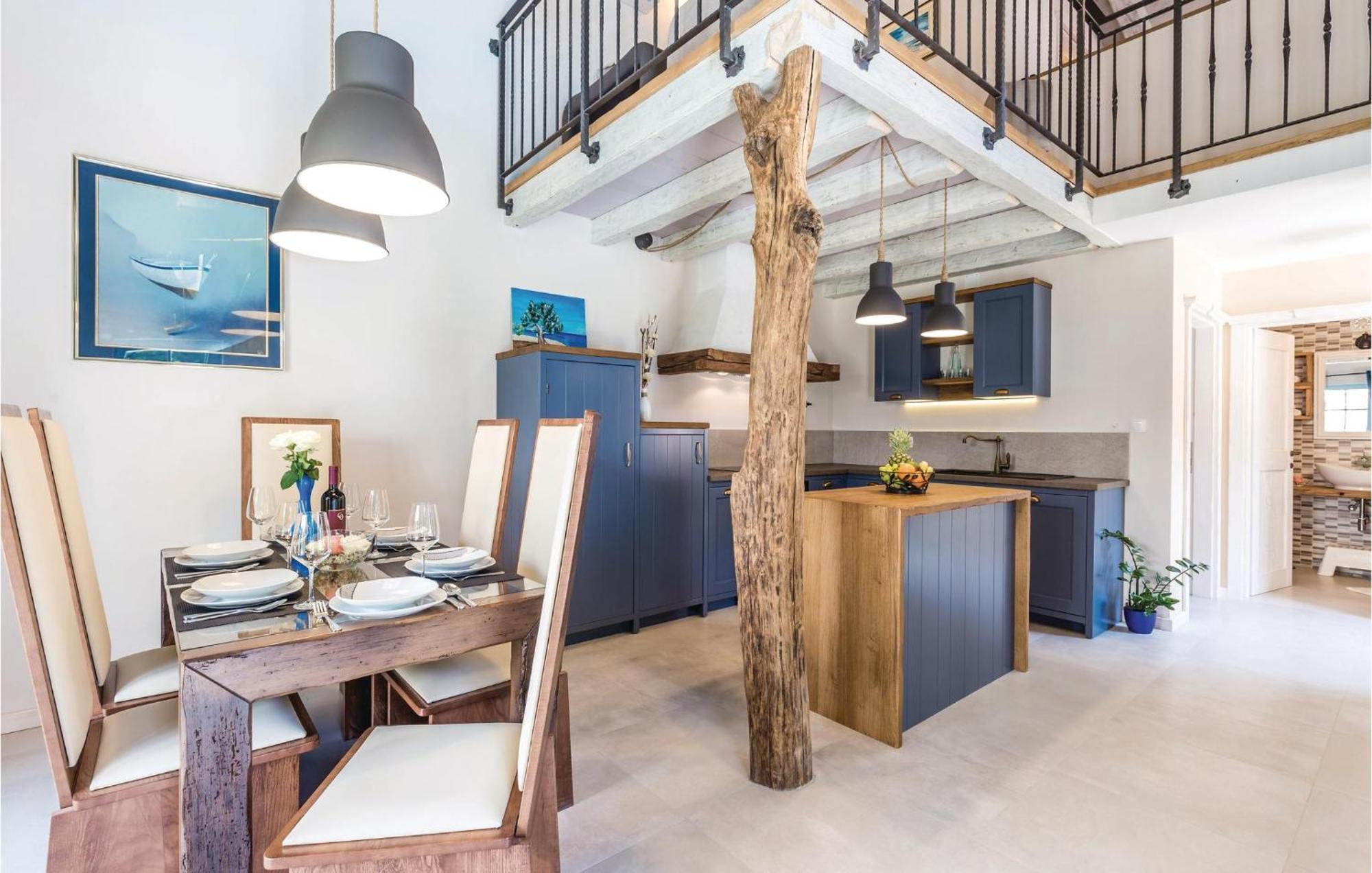 Stunning Home In Jurdani With Wifi Mucici Exterior photo